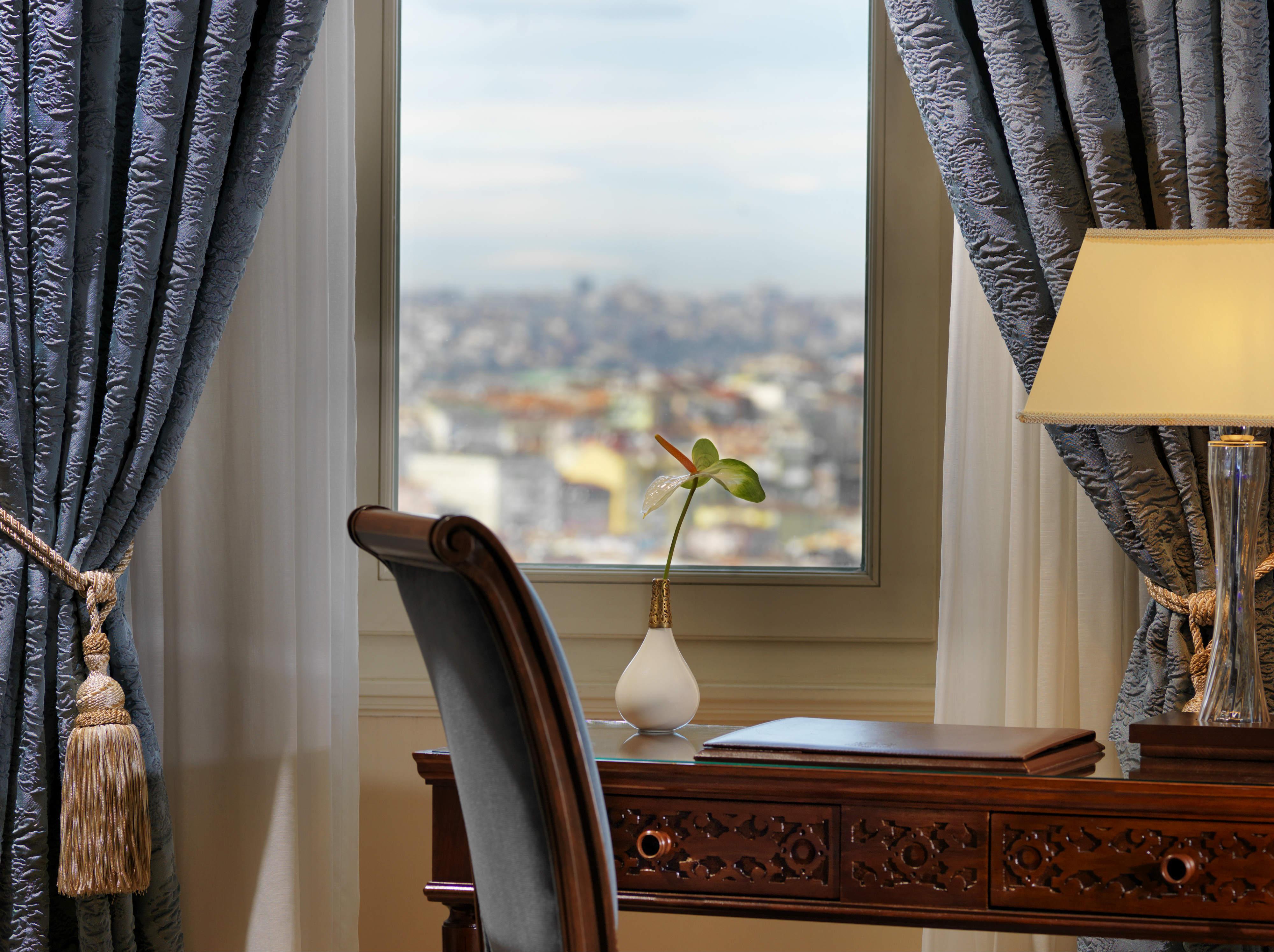 Pera Palace Hotel Istanbul Ngoại thất bức ảnh A view from a room at the hotel