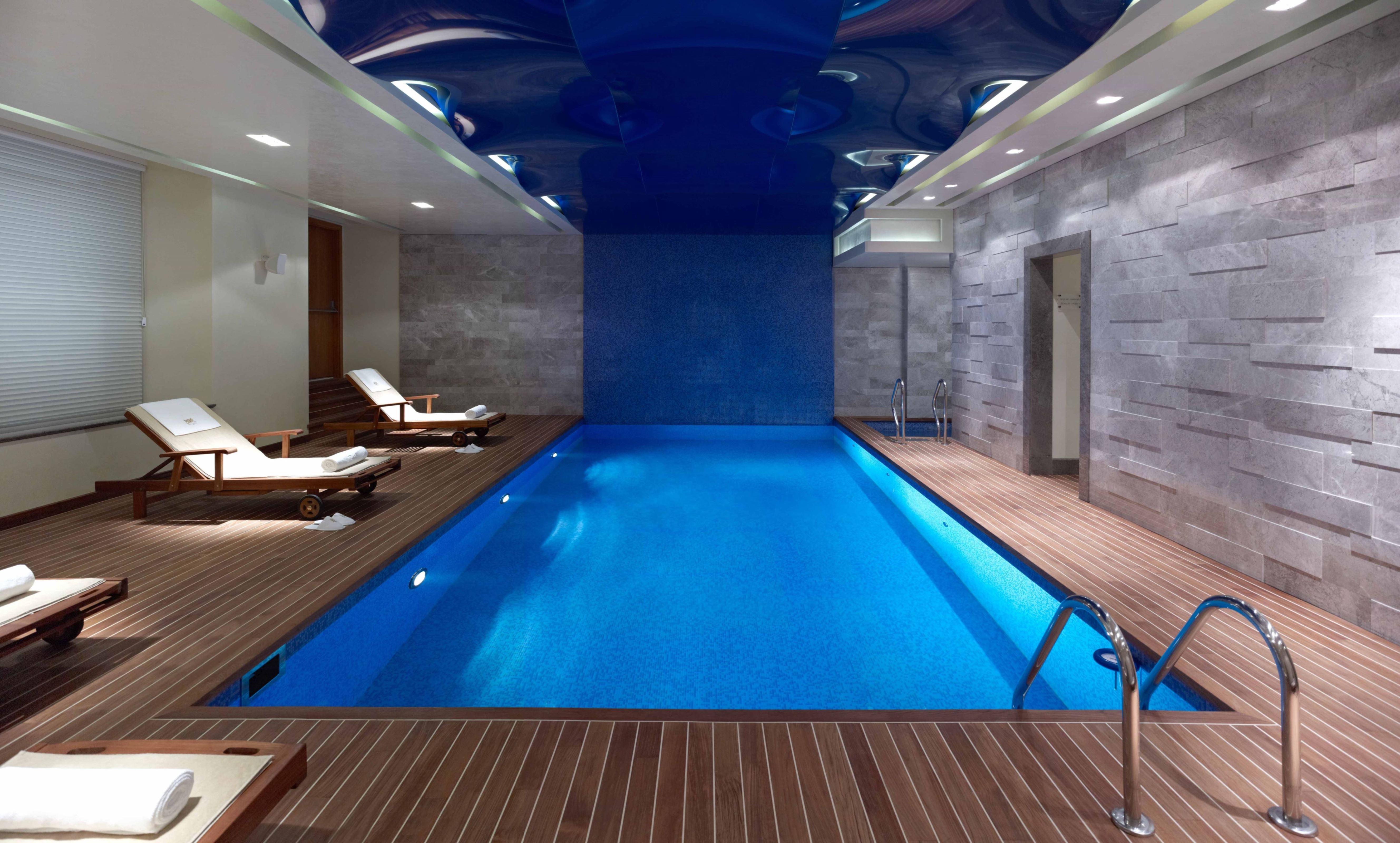 Pera Palace Hotel Istanbul Ngoại thất bức ảnh The pool at the Mandarin Oriental, Munich