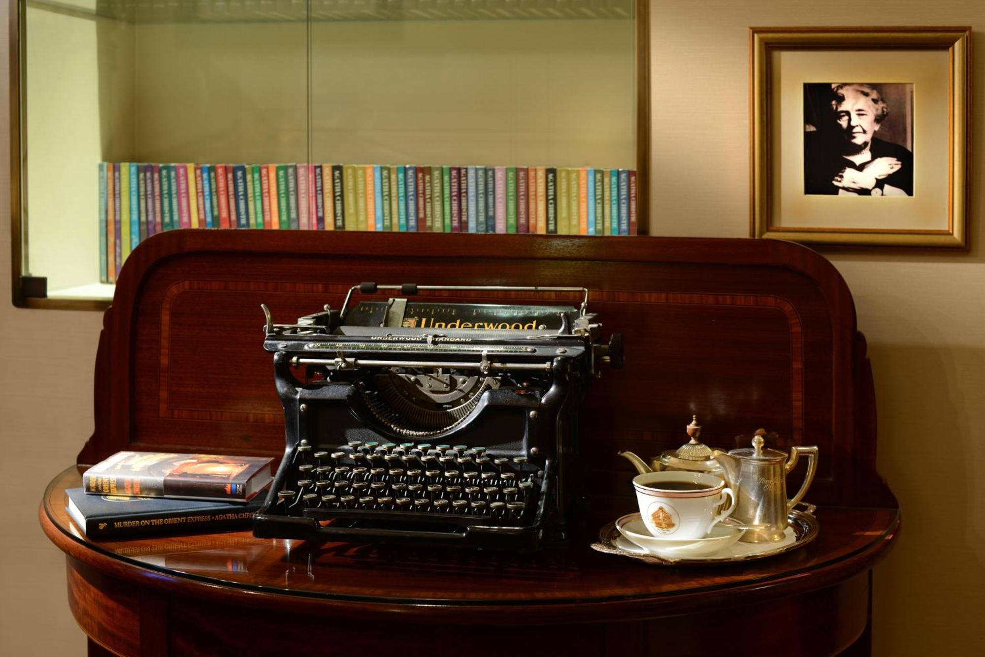 Pera Palace Hotel Istanbul Ngoại thất bức ảnh The typewriter of Agatha Christie