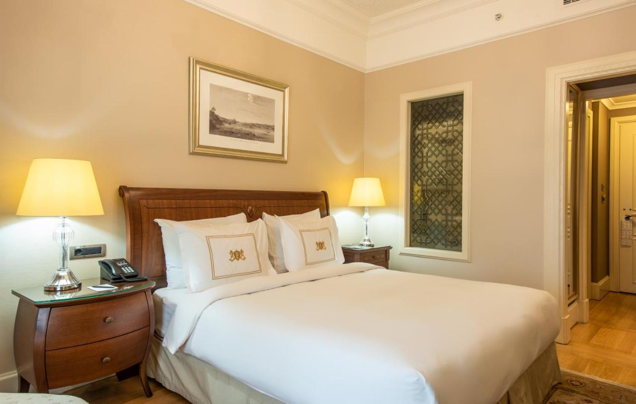 Pera Palace Hotel Istanbul Ngoại thất bức ảnh A bedroom at the hotel