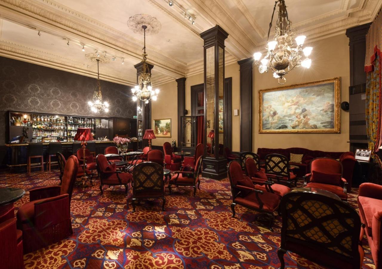 Pera Palace Hotel Istanbul Ngoại thất bức ảnh The bar at the Ritz