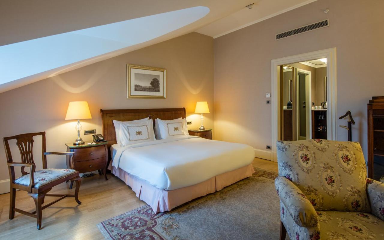 Pera Palace Hotel Istanbul Ngoại thất bức ảnh A suite at the hotel